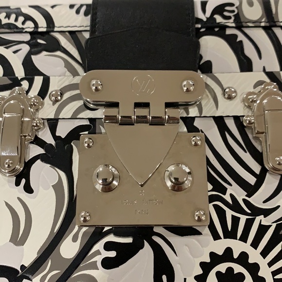 Louis Vuitton Petite Malle bag - Picture 8 of 9